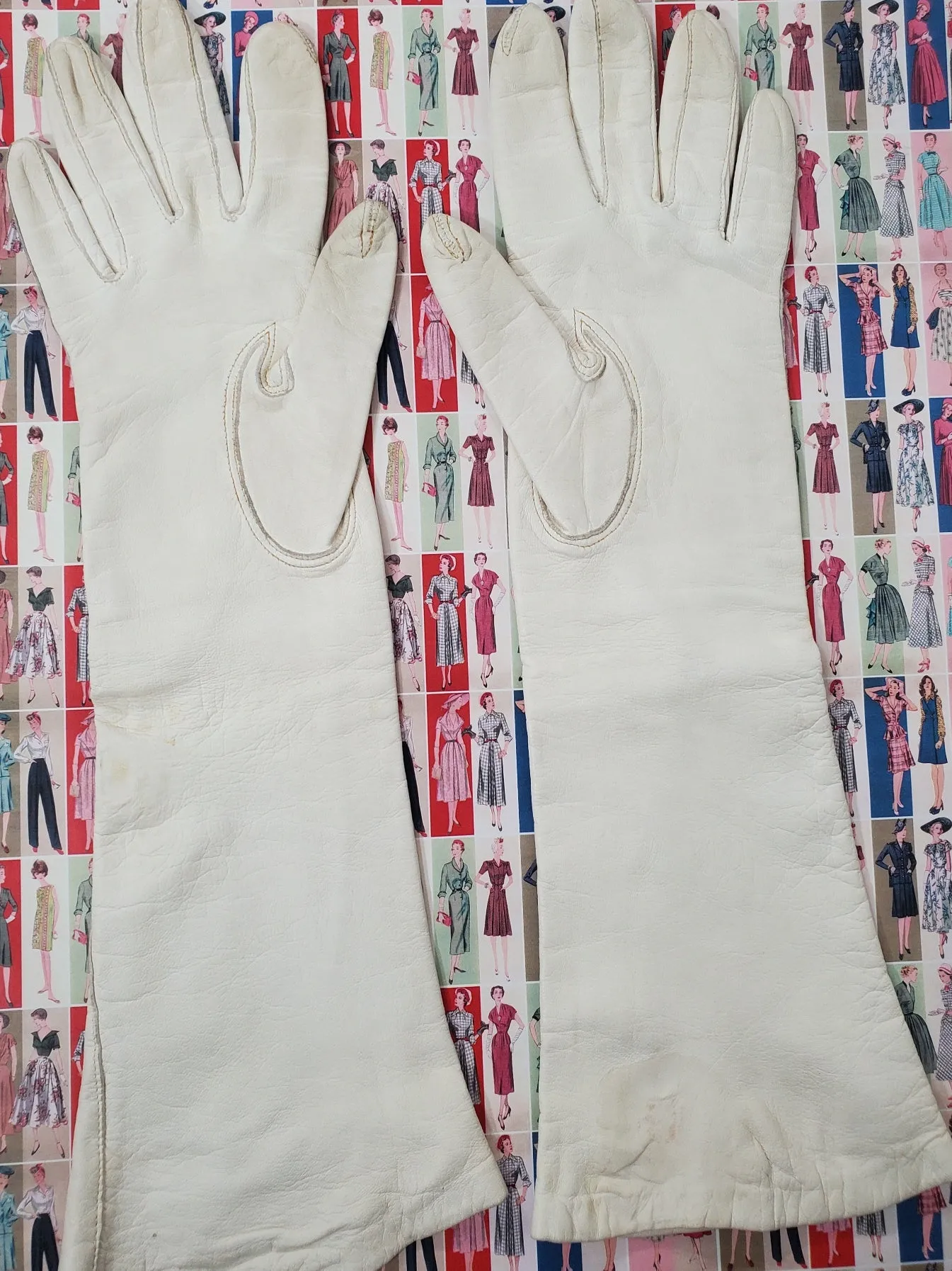 50s/60s Three-Quarter Length Cream Fine Leather Gloves - sz 6.5