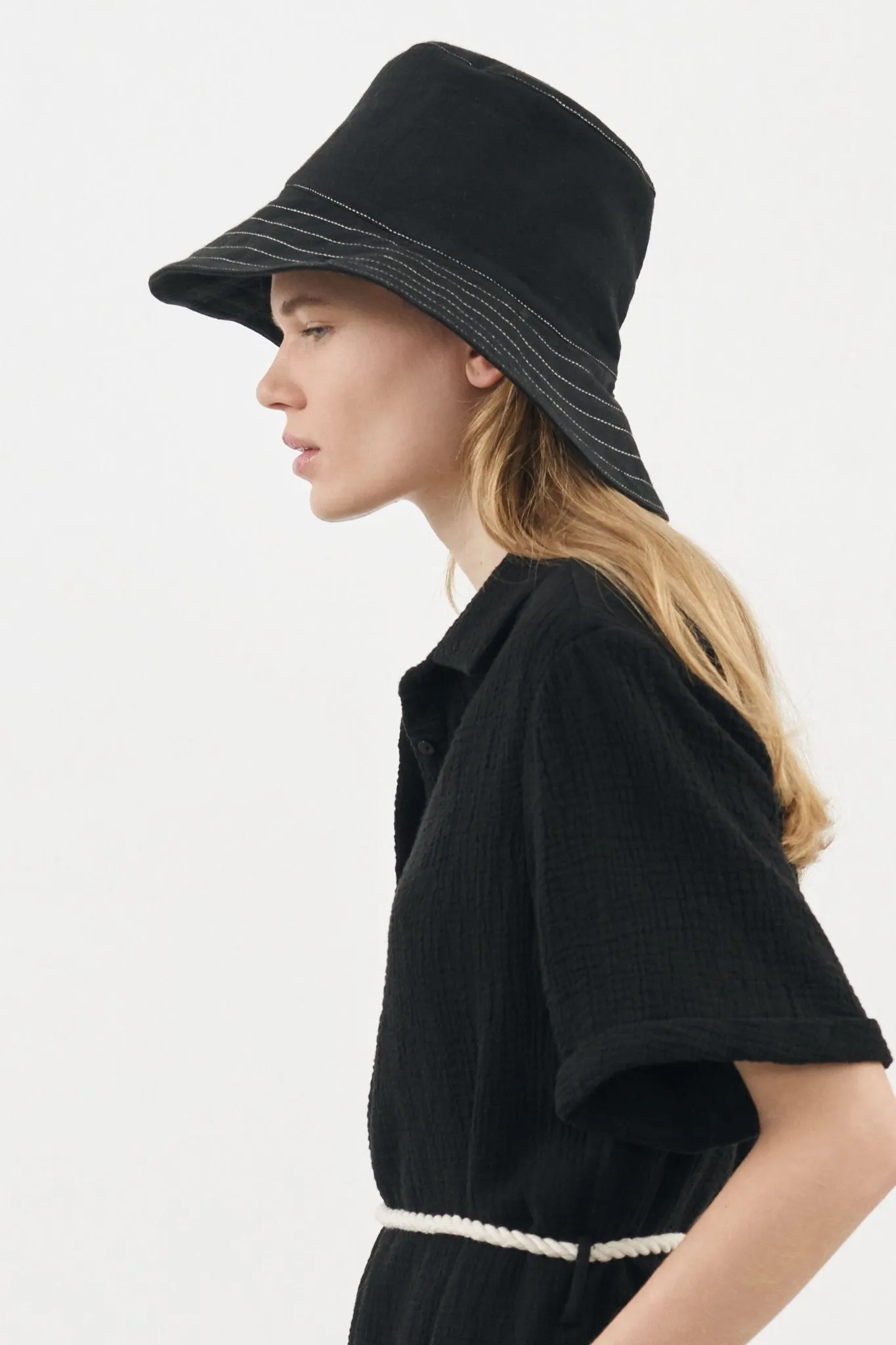 Playa Contrast Stitch Bucket Hat - Black